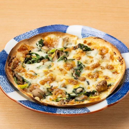 Japanese-style Bolognese pizza with mushrooms and chrysanthemum