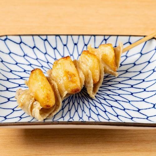 鶏皮ニンニク串