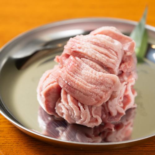 希少部位の旨味が光る「ラムタン」