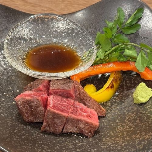 【程よいサシのモモ肉がたまらない】仙台牛 カットステーキ