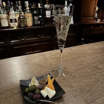 【銀座の隠れ家で乾杯】選べるドリンク2杯とおつまみセット
