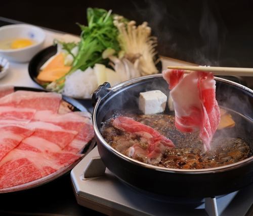 Finely textured, high-quality Wagyu beef! Please enjoy the "Miyako Beef Sukiyaki Course" for a luxurious experience.