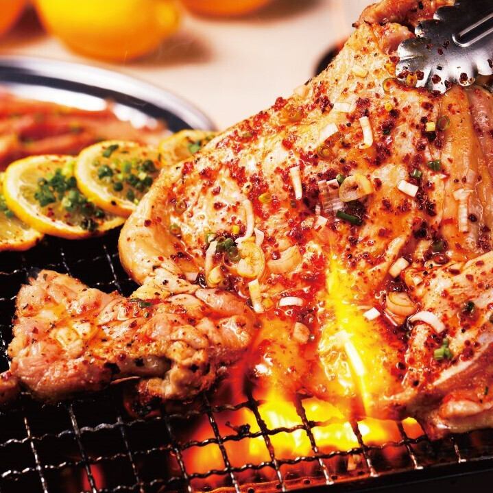 신선한 국산 닭고기를 사용! 닭고기 고기와 레몬 사워를 고집하는 야키니쿠 술집