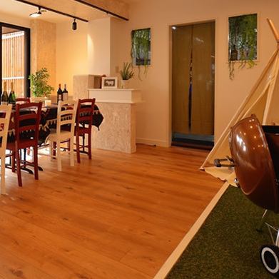 【BBQスペース】御洒落なカントリー風の部屋で室内BBQもできます。