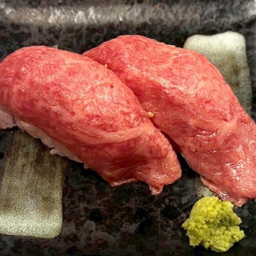 肉寿司ロース(2貫)