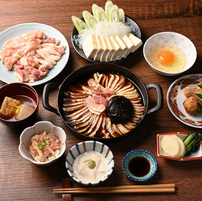 かしわ鍋コース 4000円】 当店自慢の江戸味噌仕立ての鳥すき鍋が中心