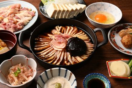ランチ限定 昼得 【2H飲み放題付 かしわ鍋コース4000円】 江戸味噌仕立ての鳥すき鍋