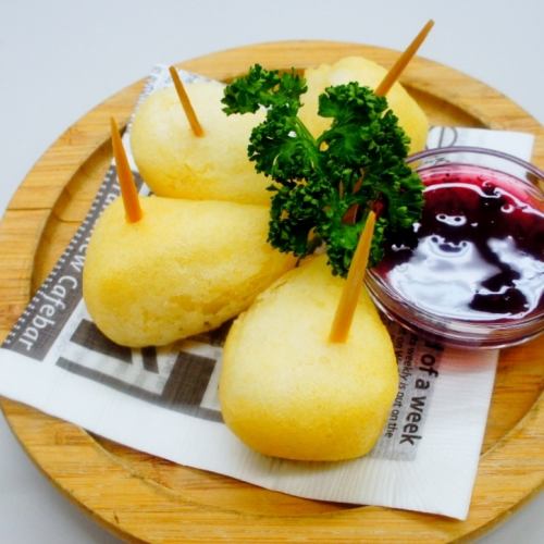 カマンベールチーズのフリット ベリーソース