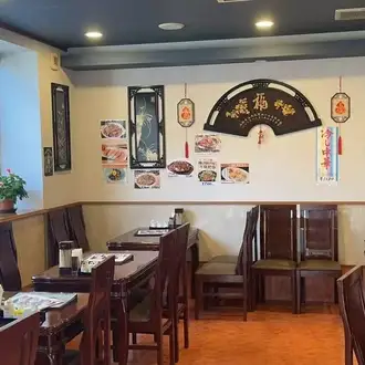 2名×1卓/4名×5卓/8名×1卓/10名×1卓