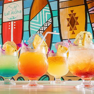 ハワイ！に来たようなリゾート気分が味わえる素敵な雰囲気でお料理やお酒をお楽しみ頂けます♪もちろん、お一人様でもお食事可能です!!カウンター席をご用意しております。