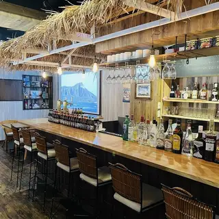 お一人様でも当店の料理が楽しめるようにカウンター席もご用意しております。カウンター席限定のせんべろメニューもあるのでご活用ください♪
