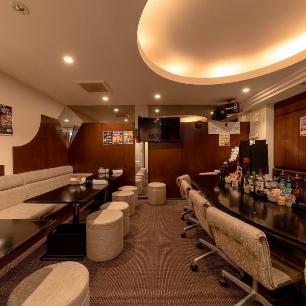 ≪お仕事帰りやちょい飲みに最適◎≫リラックスできるカウンター席！当店のカウンター席は、ちょい飲みに最適な落ち着いた雰囲気が魅力です。リラックスした空間で、おひとり様や友人との昼飲みを楽しむのにもぴったり。お酒や会話を楽しみながら、心地よい時間をお過ごしいただけます。お気軽にお立ち寄りください☆