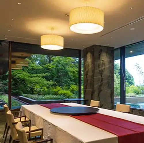 Enjoy food in a special space
