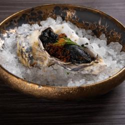 烤海帶和飛魚籽配牡蠣和醬油