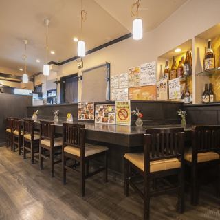 お一人様でのご褒美のお食事や、デートにピッタリのお席です。