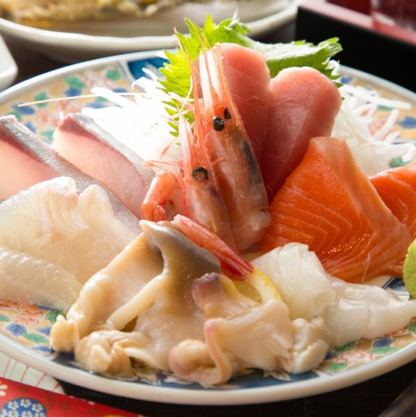 Assorted sashimi (middle)