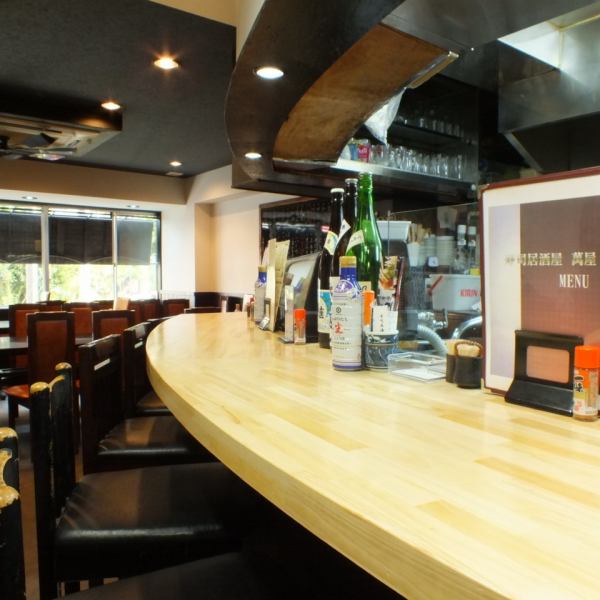 Recommended for people who want to drink calmly! Exactly a hideout.Saku drinking on the way back from work, it is easy to enter even by one person.Why do not you find your favorite sake?