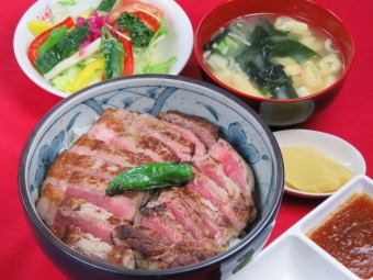 ビーフステーキ丼