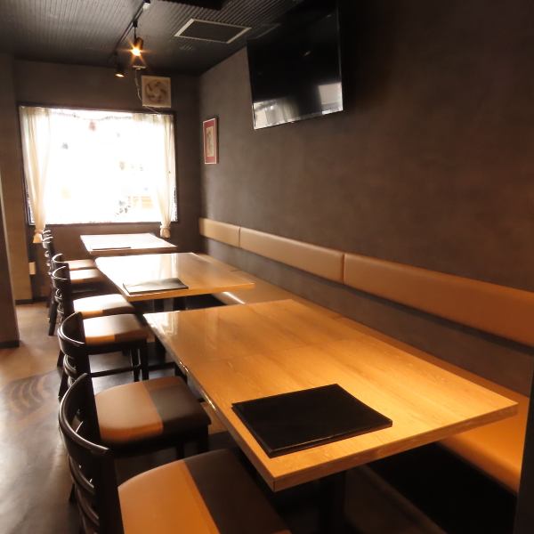 【シックでお洒落な空間を最大30名様まで貸切でご利用いただけます】大切な方のお祝いや各種パーティーに最適!本格イタリアンと肉料理がメインのコースは、2時間と3時間の選べる飲み放題付き♪お客様のご要望に合わせたプランを提案しますので、お電話にてお気軽にご相談下さい。記憶に残る素敵な時間をご提供いたします。