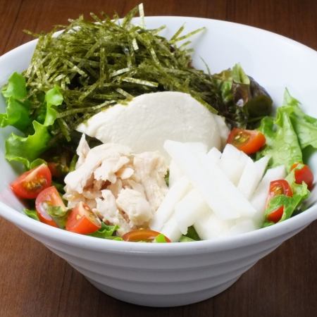 蒸し鶏と長芋と豆腐の一途サラダ