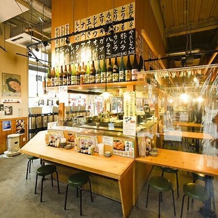 職場の飲み会や女子会にも好評なお店です！雰囲気は抜群で、居心地の良い空間がお客様をお迎えいたしますので、お客様は和やかな飲み会で楽しい時間を過ごしていただけます。こだわりの料理やバラエティ豊かなドリンクメニューをご用意しており、心地よいひとときを提供いたします。思い出に残る楽しいひと時を◎