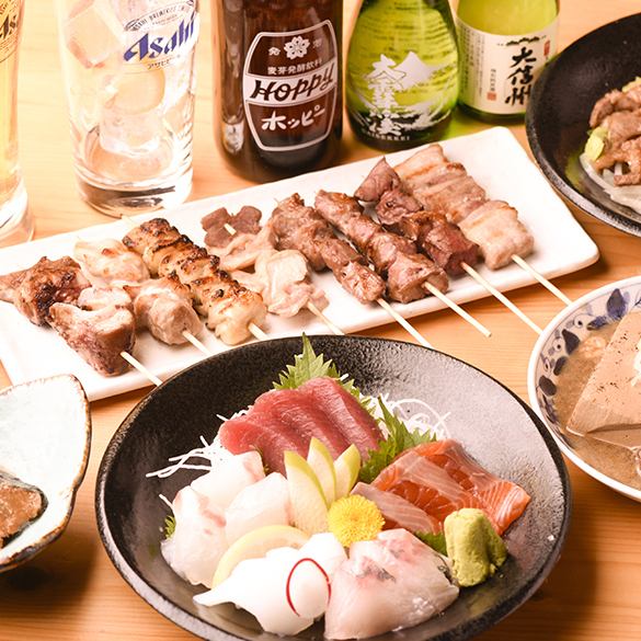 焼き鳥や馬刺し、お刺身など100種類以上の品揃えです☆