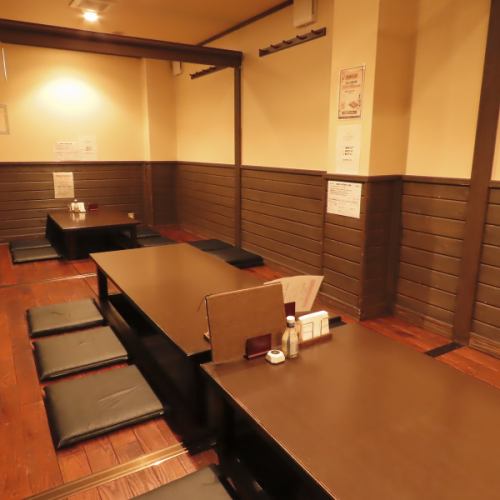 <p>【掘りごたつ席】ゆっくりと足を伸ばしてお寛ぎいただける掘りごたつのお席をご用意しております♪5名様でご利用可能な掘りごたつ席を2卓と7名様でご利用可能な掘りごたつ席を1卓完備しております◎</p>