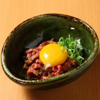 低温調理 A5極上 オリーブ牛のユッケ