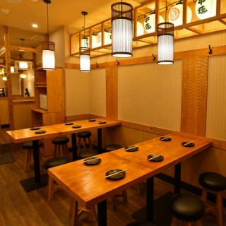 テーブルを動かせるので人数調整可能です！