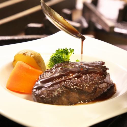 [Specialty] Black beef cheek simmered in red wine