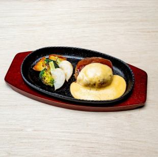 黒毛和牛100%の自家製ハンバーグチーズ+デミグラス