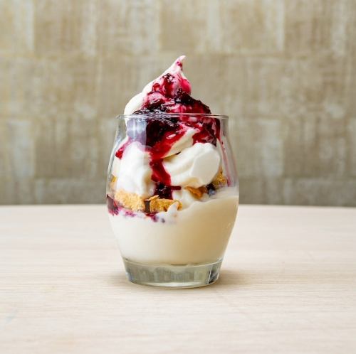 ソフトクリームパフェ