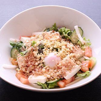 What a whimsical salad ~ special salt dressing ~