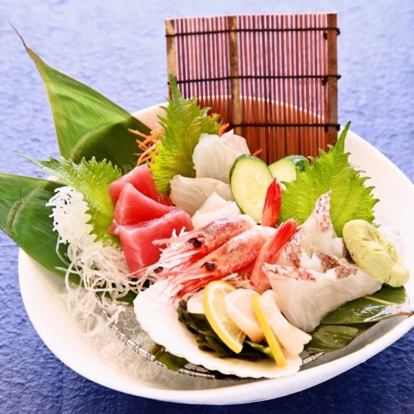 Assorted fish sashimi