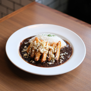 炙りチーズ豚ロースカツカレー