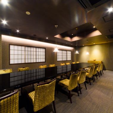 [Fujigoro] Capacity 16 people.It is a private room with the image of Kanazawa's gold.Recommended for those coming from outside the prefecture.It is also used for entertainment and ceremonies.