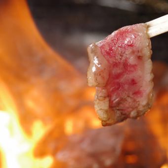 A standard for beef, pork, and chicken yakiniku banquets! 14-dish "Sanhachi Morimori 3,575 yen course" ⇒+2,178 yen - all-you-can-drink included