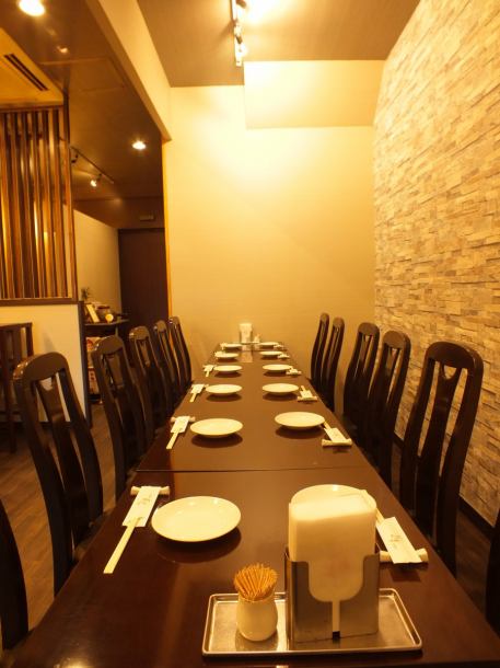 The table seats on the 1st floor can be used by 6 to 12 people ♪ You can use it without hesitation from everyday use after work to banquets on the 1st floor.