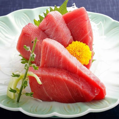 Natural tuna sashimi