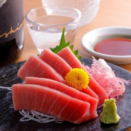 Natural tuna medium fatty tuna sashimi