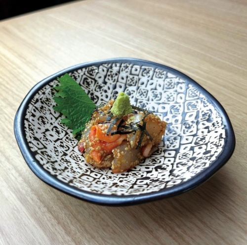 魚介類の胡麻醤油和え