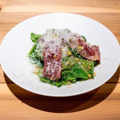 旬の素材を活かしたアラカルトが豊富