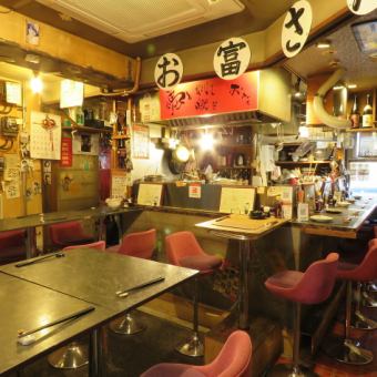 Private use is also possible! It is a shop that you can drink easily and friendly only in Yokocho!