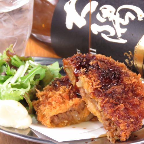 [Popular ◎] It is excellent to eat with special soy sauce! Japanese black beef menchi-katsu 299 yen