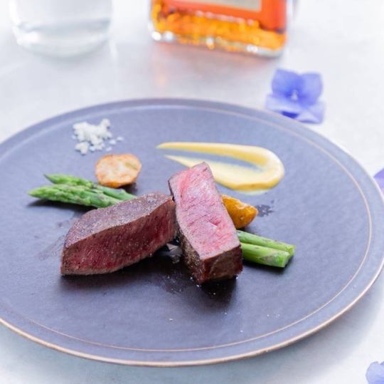 ~We offer a wide variety of steak dishes using A5 grade "Wagyu Shinshu Premium Beef"~