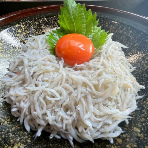 釜揚げしらすの堪能丼