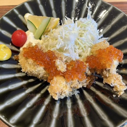 牡蠣フライのいくら添え