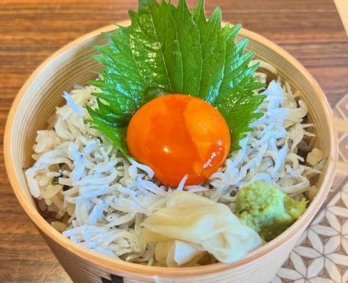 新鮮な魚介と厳選された食材を活かした料理をご提供