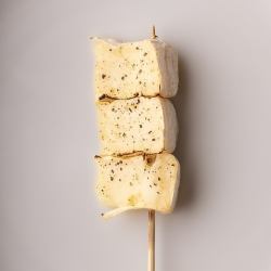 Camembert skewer (1 skewer)