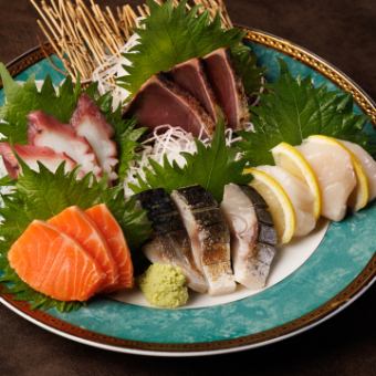 Specially selected fresh fish sashimi platter